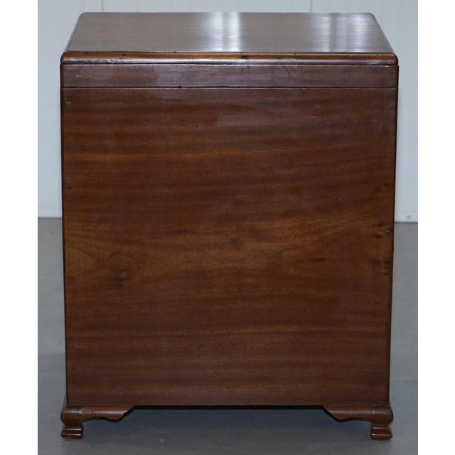 1920s Chinese Camphor Wood Travelling Trunk with Silk Lined Compartments, 1920s For Sale - Image 5 of 16