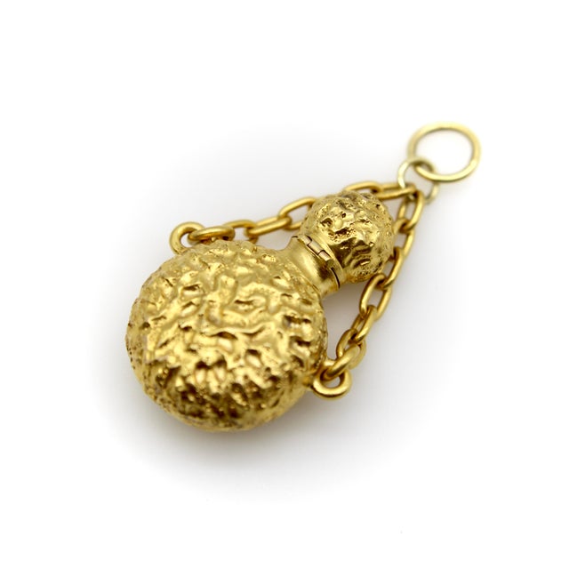 Metal Late 19th Century Victorian 18k Gold Perfume Bottle Pendant For Sale - Image 7 of 10