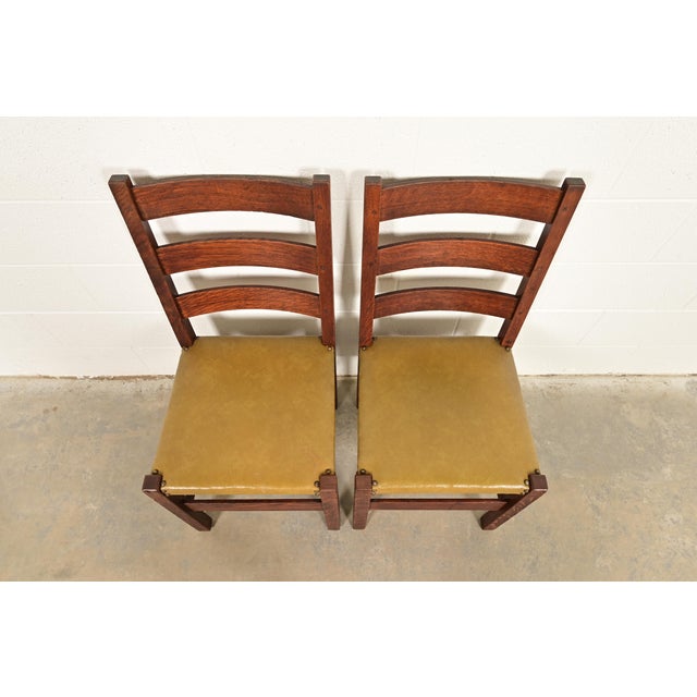 Early 20th Century Gustav Stickley Antique Mission Oak Arts & Crafts Ladder Back Dining Chairs, Pair For Sale - Image 5 of 10