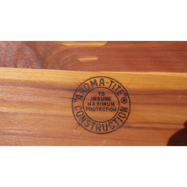 1980s Mahogany Lane Cedar Chest Vintage Trunk For Sale - Image 5 of 10