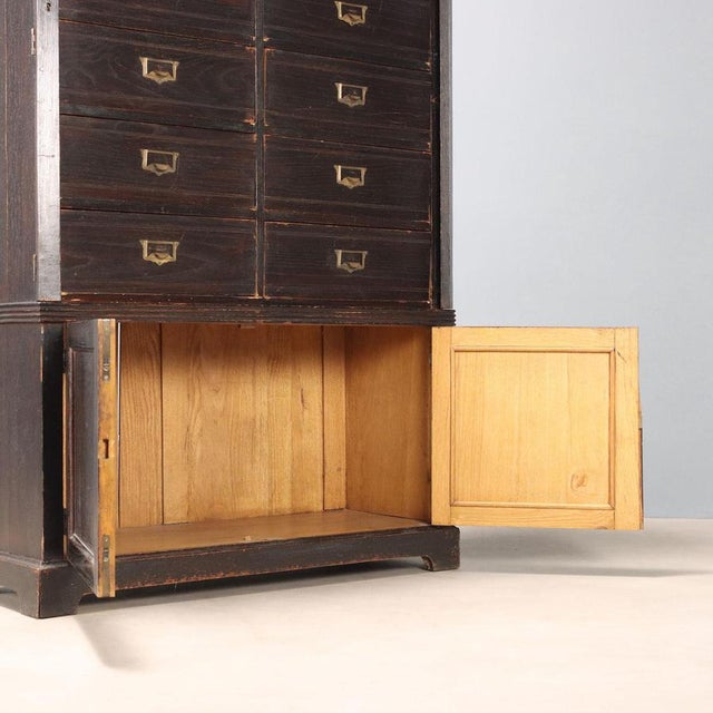 Italian Chest of Drawers in Oak For Sale - Image 5 of 13