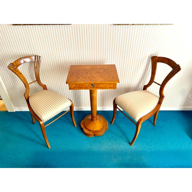 Pretty sewing table with 2 elegant Biedermeier armchairs