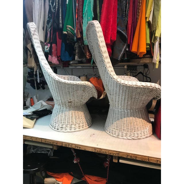 Mid Century White Wicker Chairs - a Pair For Sale In Miami - Image 6 of 13