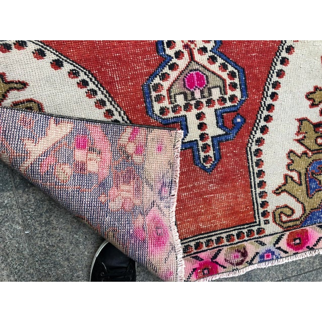 1960s Vintage Turkish Oushak Hand-Knotted Rug - 3′10″ × 7′3″ For Sale - Image 4 of 11