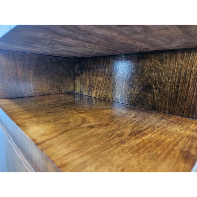 Art Deco Linear and Geometric Bedside Tables in Walnut Burl, 1940, Set of 2 For Sale - Image 9 of 18