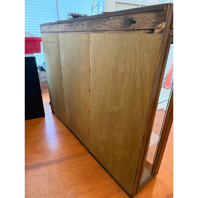 1970s Martinsville Credenza & Lighted Cabinet: Mid-Century American + Hollywood Regency For Sale - Image 9 of 18