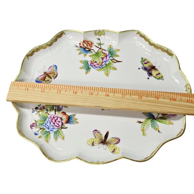 Vintage Herend Queen Victoria Vbo Hand-Painted Porcelain Tea & Coffee Service - Set of 4 For Sale - Image 10 of 18