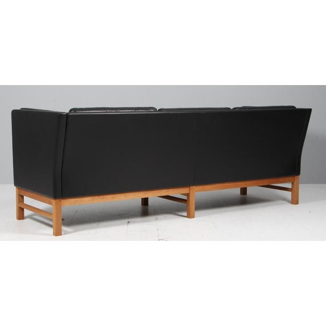 Vintage Danish EJ 315/3 Sofa in Black Leather and Oak Frame by Erik Jørgensen, 1960s For Sale - Image 9 of 10