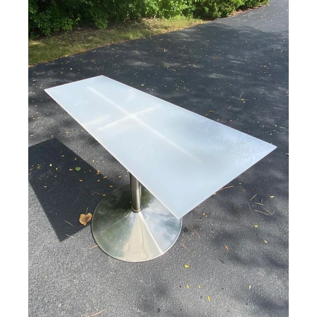 1970s 1970s Mid Century Modern Geometric Trapezoid Shape White Acrylic Tulip Chrome Base Console For Sale - Image 5 of 13