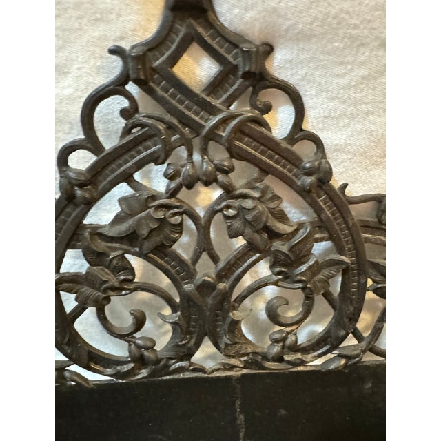 Victorian Cast Iron Wall Bracket by F. L. Vombach – Ornate 19th-Century Design This exceptional cast iron wall bracket by...