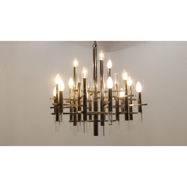 Silver Acrylic Glass and Chrome Chandelier by Gaetano Sciolari, 1970s For Sale - Image 8 of 10