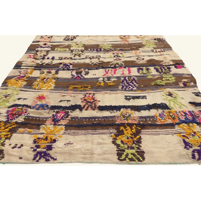 Berber Tribes of Morocco Vintage Taznakht Glaoui Moroccan Rug, 03'10 X 11'03 For Sale - Image 4 of 10