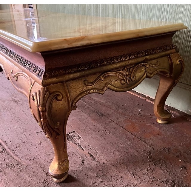 Vintage Hollywood Regency Round Onyx-Top Coffee Table | Gilt Carved Base | Mid-Century For Sale - Image 9 of 9