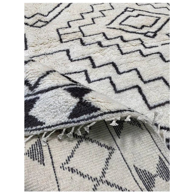 Moroccan Handwoven Moroccan Area Rug 9x12 For Sale - Image 3 of 12