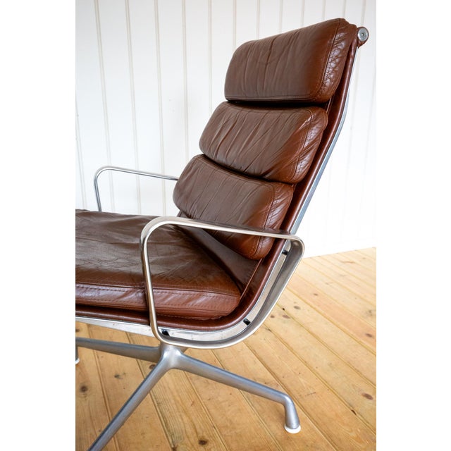 Soft Pad Leather Aluminium EA216 Lounge Chair by Charles and Ray Eames for Herman Miller, 1975 For Sale - Image 18 of 18