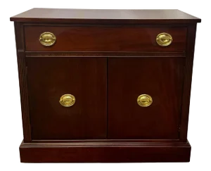 Vintage Broyhill Traditional Georgian Style Mahogany Server / Storage Cabinet