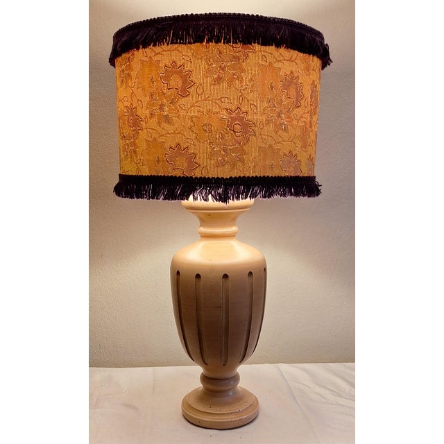 Vintage Italian Table Lamp with Turned and Fluted Pink-Painted Maple Column and Fabric Shade from Lamplove, 1970s For Sale - Image 11 of 11