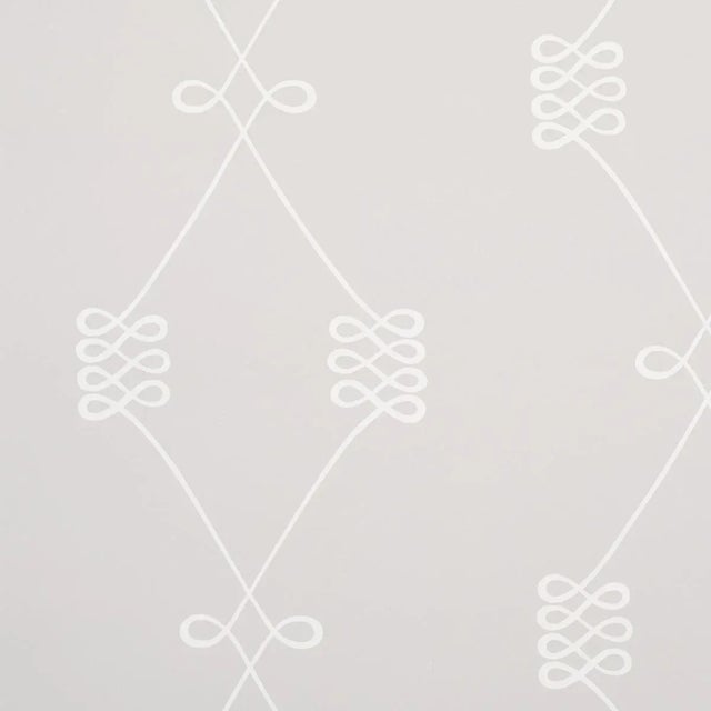 Sample - Schumacher Nicolette Wallpaper in White on Grey For Sale