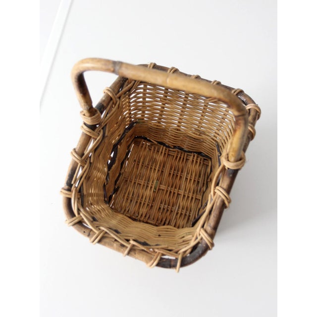 Late 20th Century Vintage Gathering Basket With Handle For Sale - Image 5 of 10