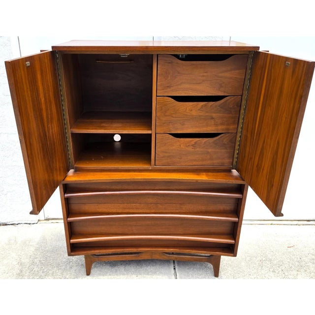 Wood Mid-Century Walnut Highboy Dresser by Young Manufacturing Co. MCM For Sale - Image 7 of 18