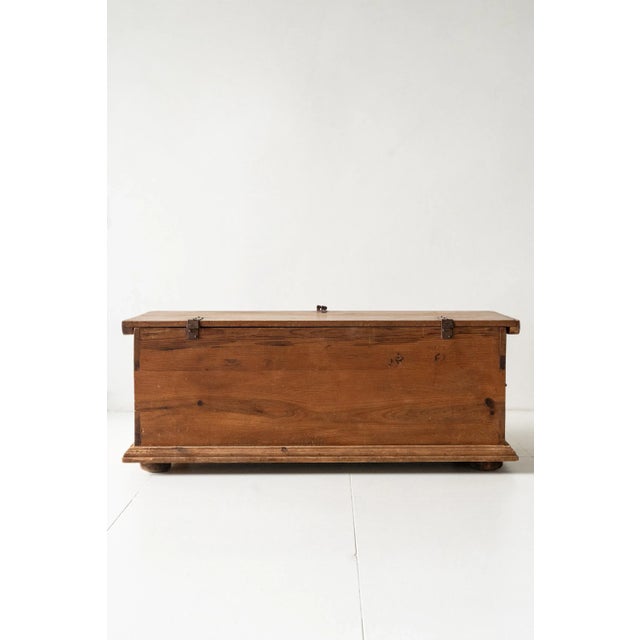 Spanish 1950s Vintage Mexican Trunk For Sale - Image 3 of 8