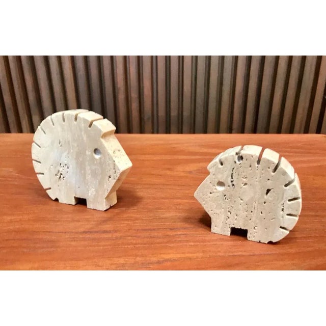 Beige Italian Brutalist Travertine Hedgehog Figurines or Table Sculptures from Fratelli Mannelli, 1970s, Set of 2 For Sale - Image 8 of 18