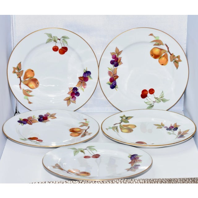 5 - 8.5" Salad Plates Berries & Gold Trim 1961 Royal Worcester - Evesham - Gold NEW Evesham Gold by Royal Worcester...