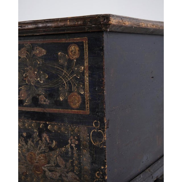 Large 19th Century Painted Chest with Floral Motifs, 1900 For Sale - Image 6 of 15