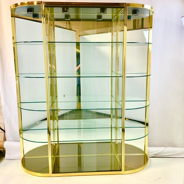 1980s Vintage Hollywood Regency Boho Chic Large Brass & Glass Display Cabinet - 3 Piece Unit. For Sale - Image 4 of 17