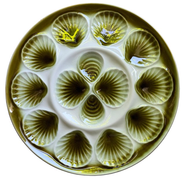 Orchies Early 20th Century Set of 8 Green French Majolica Oyster Plates & Platter Moulin Des Loups Orchies For Sale - Image 4 of 7