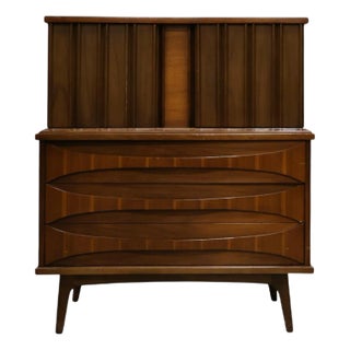 United Furniture Vintage Mid Century Modern Curved Highboy Dresser C. 1960s For Sale