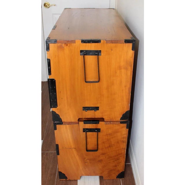 Brown Antique Japanese Matsumoto Tansu Chest on Chest - Meiji Period Keyaki Wood | Rare Kasane Tansu For Sale - Image 8 of 16