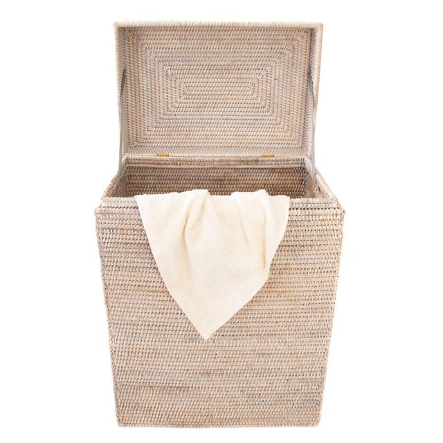 2020s Artifacts Rattan Rectangular Hamper with Hinged Lid in White Wash For Sale - Image 5 of 7