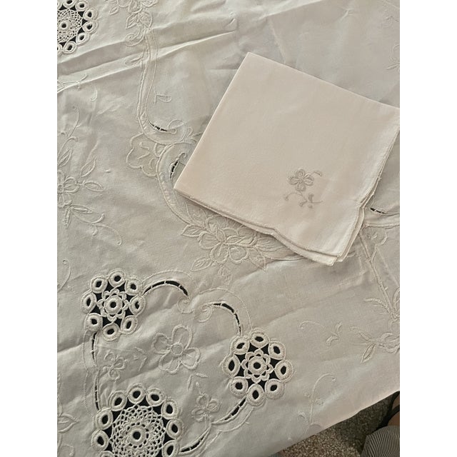 Vintage Embroidered Linen Tablecloth Set With 12 Napkins – Floral Beige For Sale - Image 4 of 9