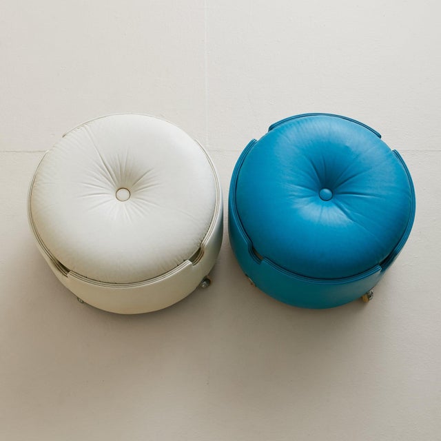 Italian Dilly Dally Pouf by Luigi Massoni for Poltrona Frau, 1968 - 2 Available For Sale - Image 4 of 11