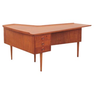 Mid-Century Modern Scandinavian Boomerang Desk by Arne Hovmand-Olsen, 1950s For Sale