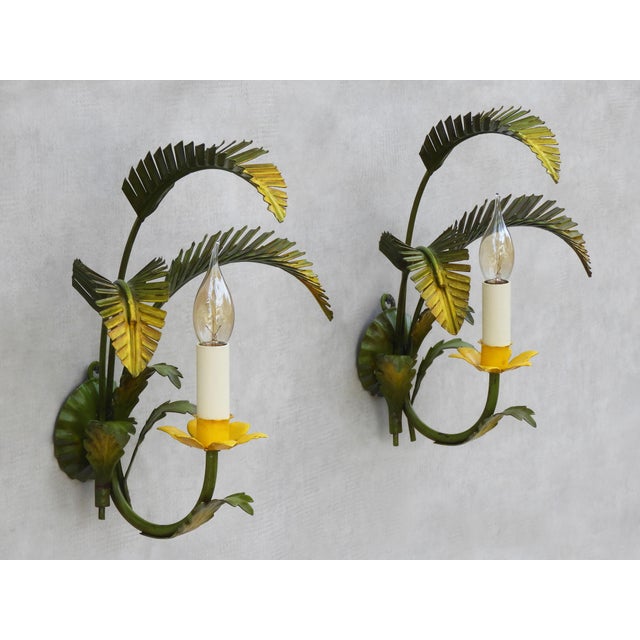1950s Mid-Century Italian Painted Tôle Palm Leaf Wall Lights, 1950s, Set of 2 For Sale - Image 5 of 10