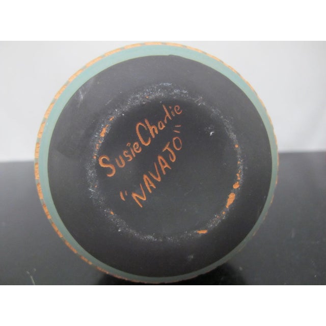 Rustic Navajo Native American Susie Charlie Signed Sgrafitto Pottery Vase For Sale - Image 3 of 4
