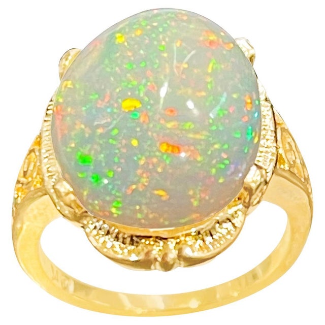 9 Carat Oval Shape Ethiopian Opal Cocktail Ring 14 Karat Yellow Gold For Sale - Image 15 of 18