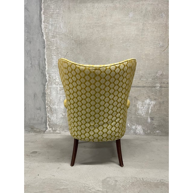 Textile 1940's Mid Century Modern Butterfly Wingback Chair For Sale - Image 7 of 10
