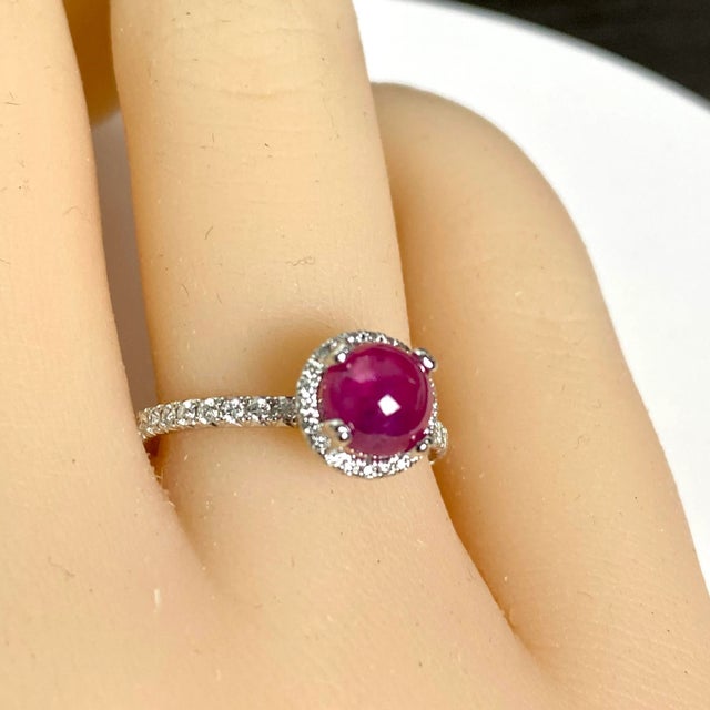 Platinum Diamond 0.72 Carat Cabochon Ruby 1.70 Carat Engagement Ring Size 6.25 For Sale In New York - Image 6 of 8
