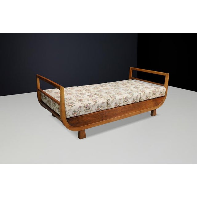 Art Deco Walnut Daybed attributed to Jindřich Halabala, 1930s For Sale - Image 12 of 16