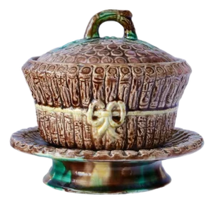 Late 19th Century Rare English Majolica Footed Tureen
