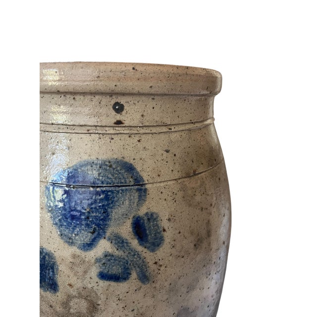Bunny Williams Home Antique 2 Gallon Salt-Glazed Stoneware Crock With Cobalt Decoration, Attributed to David Parr, c.1860–1875 For Sale - Image 4 of 9