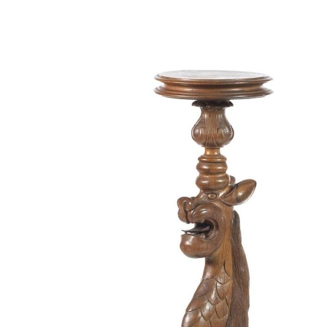 Furniture - Pair of columns - 19th century. Made of oak wood, from the late 19th century, with a zoomorphic shape....