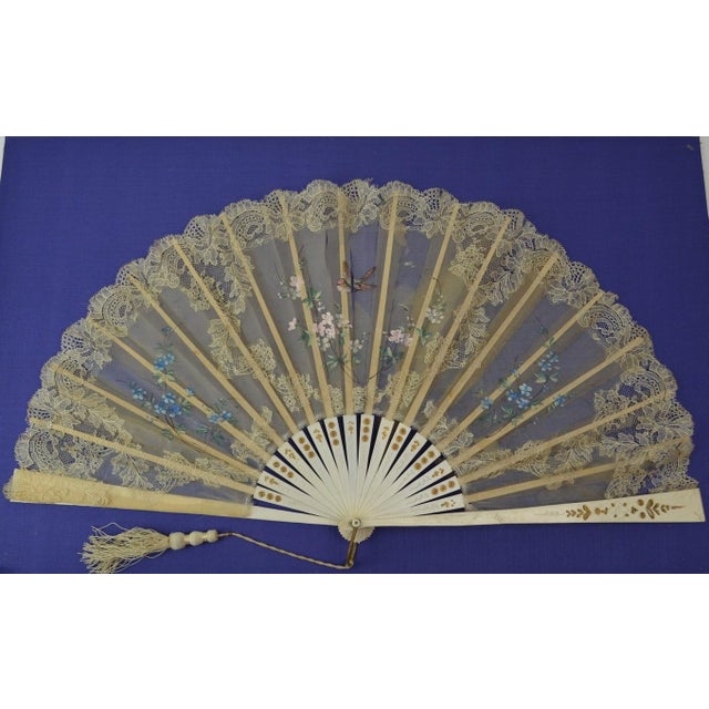 19th Century Fan in White Silk Lace For Sale - Image 13 of 13