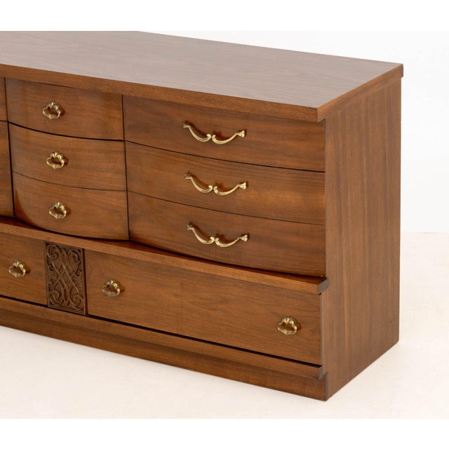 Mid-Century Modern Bassett Furniture Walnut Chest of Drawers For Sale - Image 3 of 10