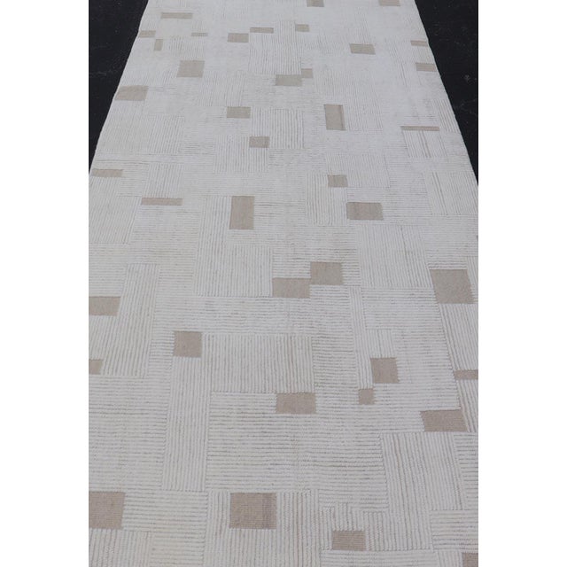 Modern Gallery Rug With Subtle Grid Design in Soft Ivory and Taupe 5'4 X 12'8 For Sale In Atlanta - Image 6 of 11