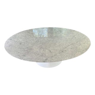 Vintage Knoll Tulip Dining Table Designed by Eero Saarinen, Signed and Made in Italy For Sale
