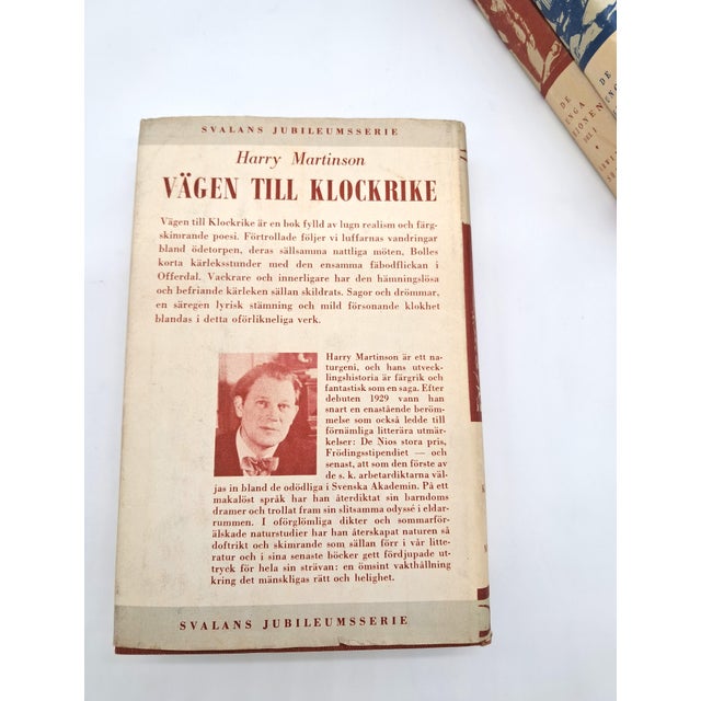 1950s 3 Vintage Swedish Hardcover Books 1950s, Svalans Jubileumsserien, Irwin Shaw the Young Lions & Harry Martinson, Bonniers Förlag For Sale - Image 5 of 12